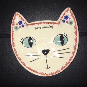 I am selling a ring holder